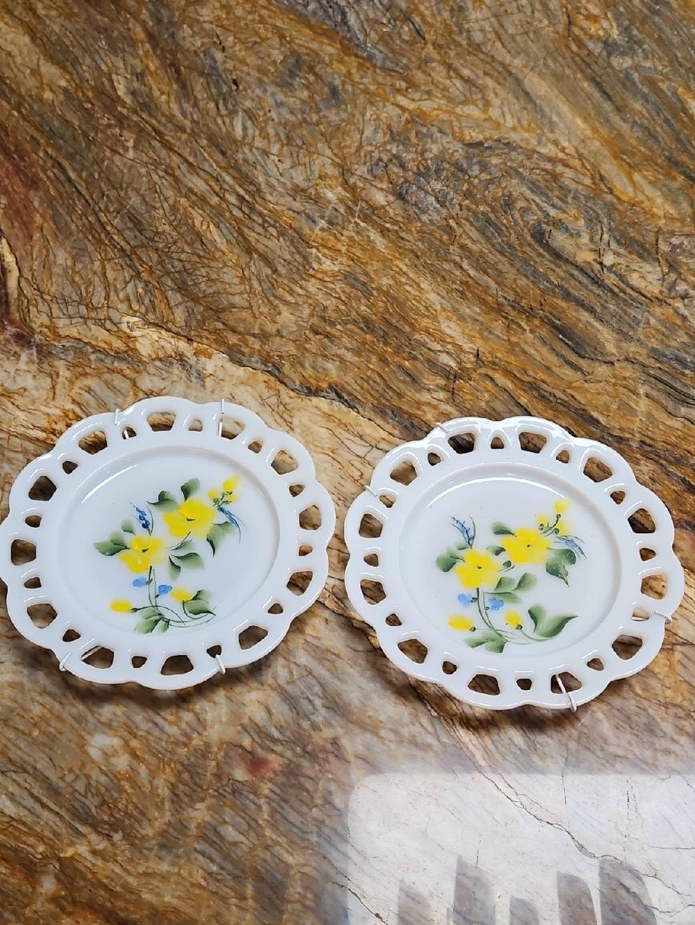 ANCHOR HOCKING Set of 2 White Porcelain milk Glass Floral Dessert Plates Decor